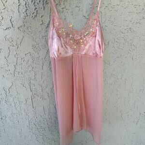 Pink fredricks of hollywood slip